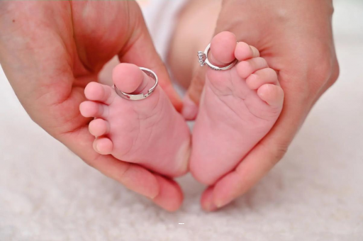 广州包生男孩的试管医院宝宝四天不拉屎 广州包生男孩的试管医院宝宝四天不拉屎